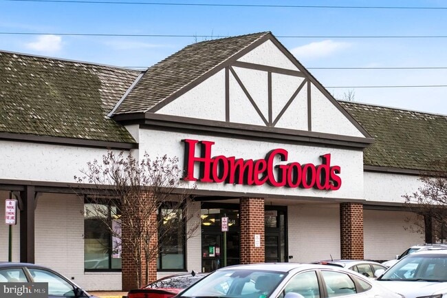 Building Photo - 2558 Banshire Dr