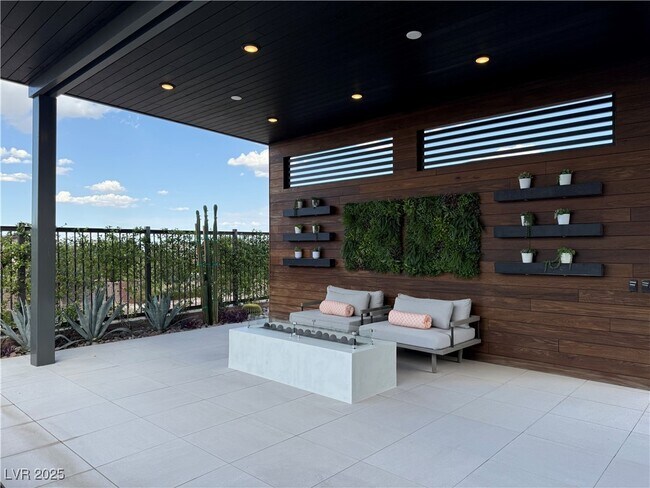 Building Photo - 6208 Petroglyph Ave