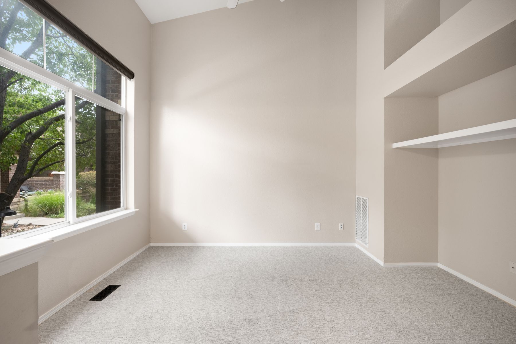Building Photo - 6478 Silver Mesa Dr