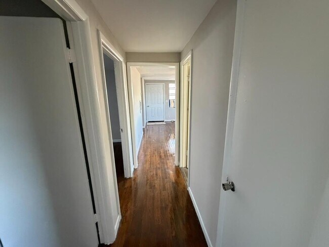 Building Photo - 6001 California Ave