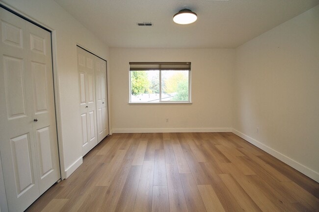 Building Photo - 8522 N Haven Ave