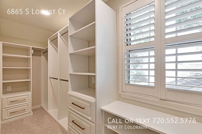 Building Photo - 6865 S Locust Ct