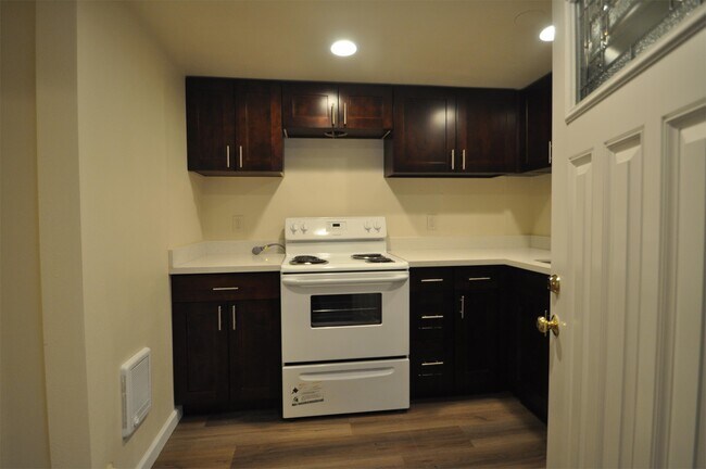 Building Photo - 5214 1/2 15th Ave NE