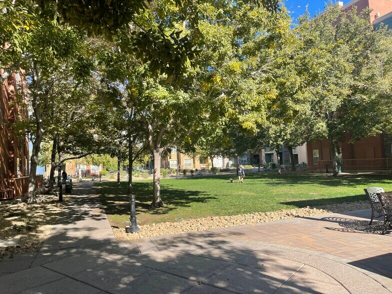 Building Photo - 38 E Serene Ave