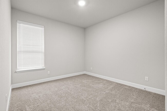Building Photo - 825 Blackhorse Trl