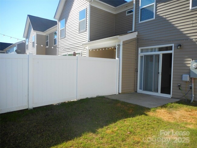 Building Photo - 13247 Savannah Point Dr