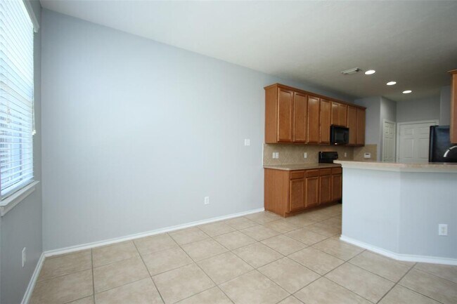 Building Photo - 51 Wickerdale Pl