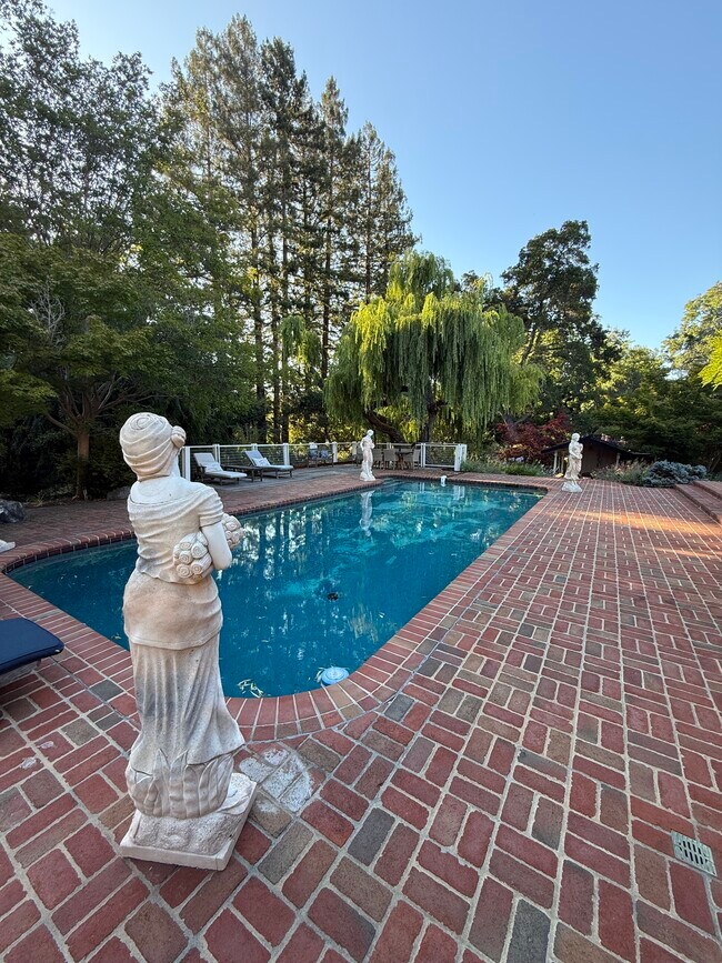 Building Photo - 25567 Willow Pond Ln