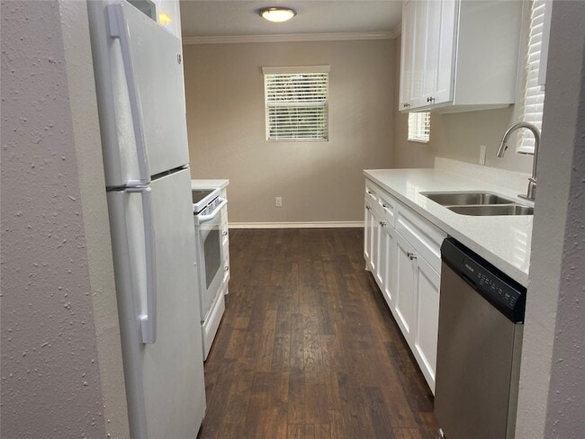 Building Photo - 518 Big Deer Dr