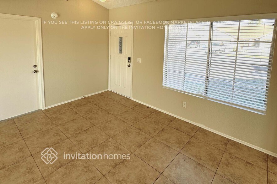 Building Photo - 801 W Piute Ave