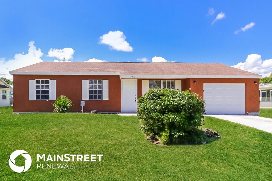 Primary Photo - 2250 SE Baron St