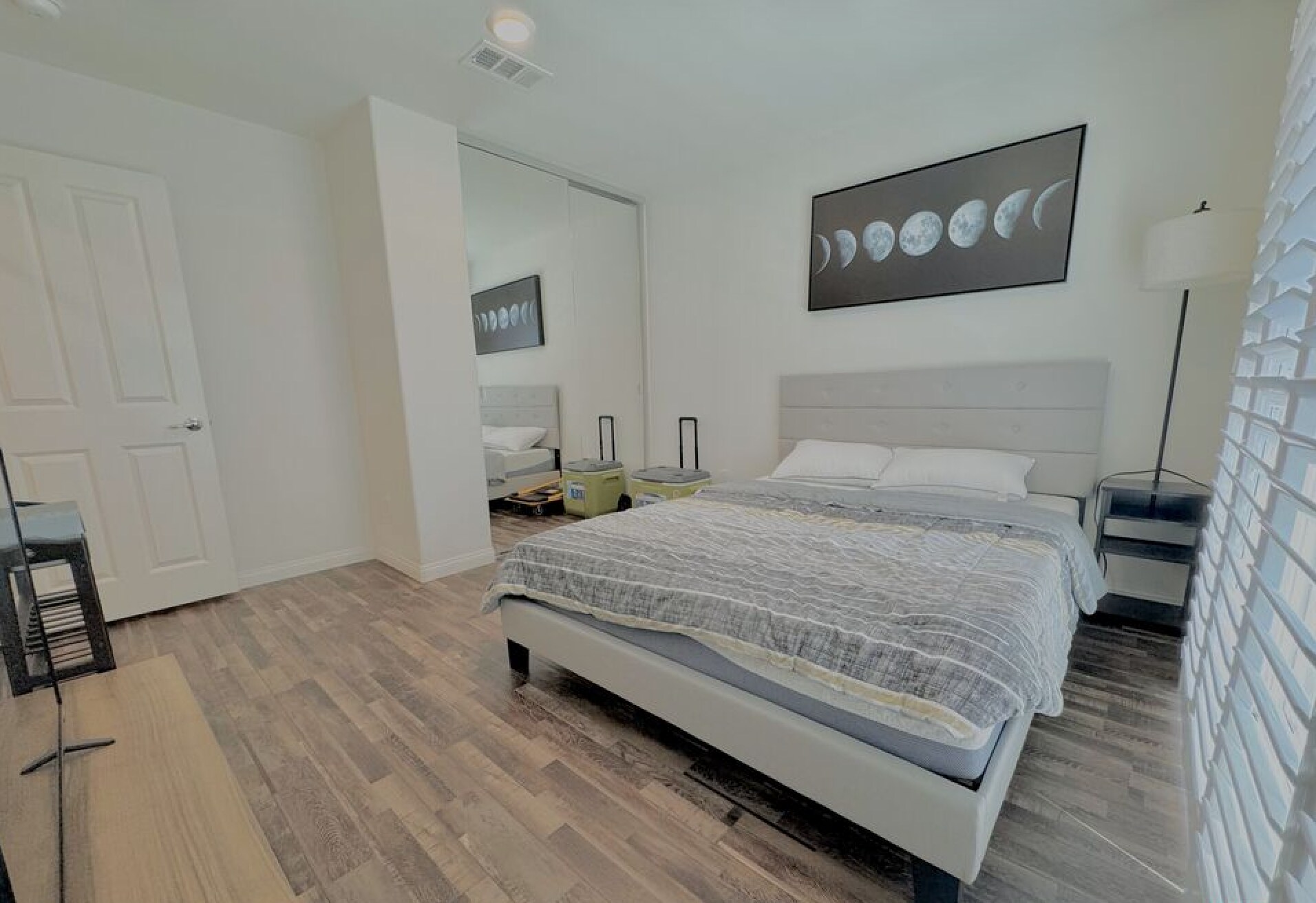 Building Photo - 14416 Plum Ln