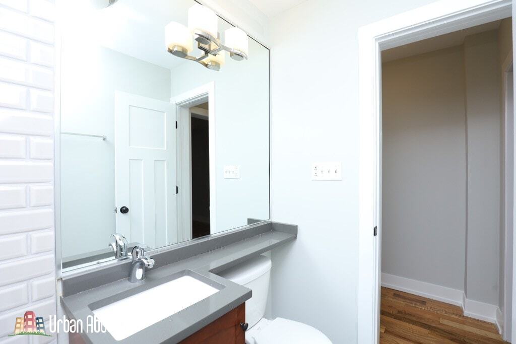 Building Photo - 557 W Arlington Pl