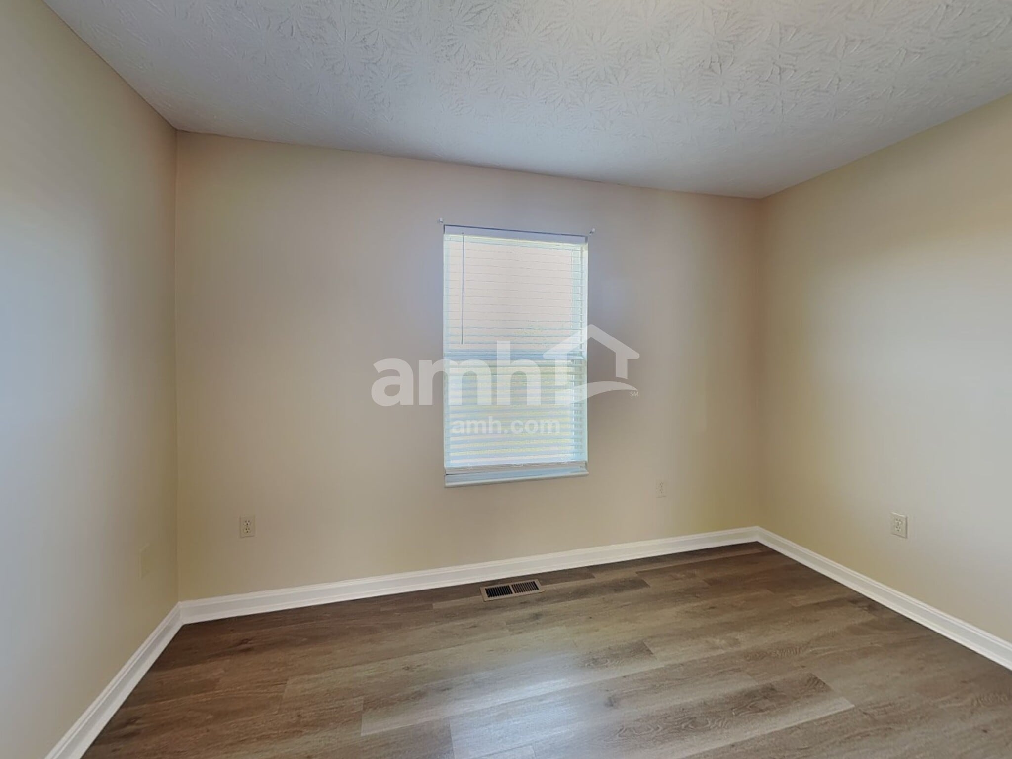 Building Photo - 10296 Manassas Ct