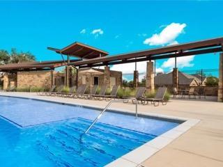 Building Photo - 607 Allende Bend