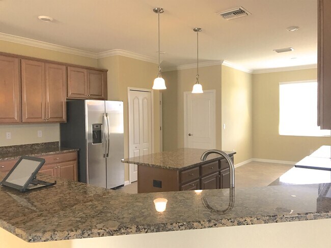 Building Photo - 2093 Satsuma Ln