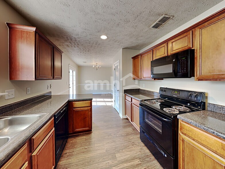 Building Photo - 8320 Ramstone Way