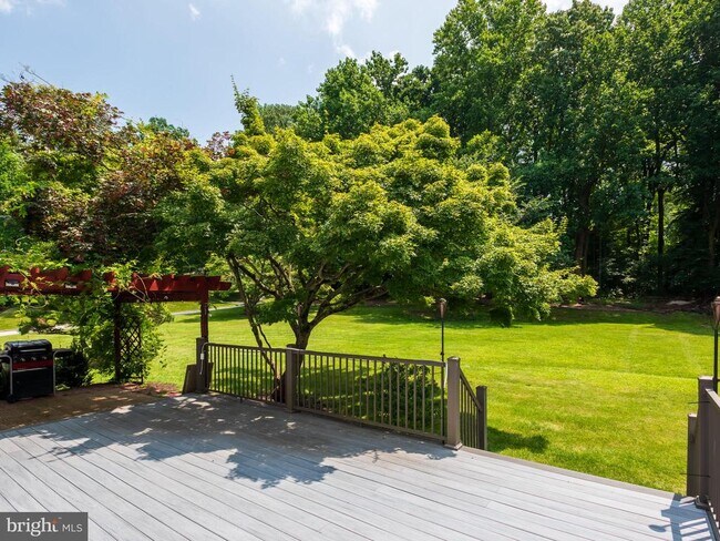 Building Photo - 612 Bough Rd