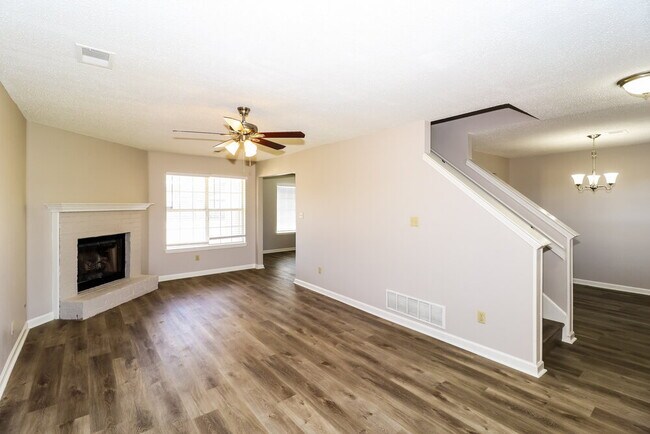 Building Photo - 6997 Luxor Ln