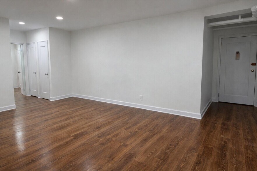 Building Photo - 220 N Arlington Ave