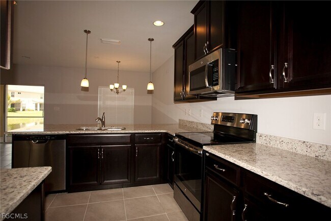 Building Photo - 3883 Tilbor Circle