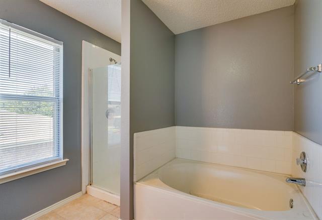Building Photo - 901 Greenbend Dr
