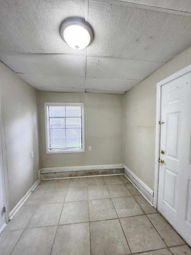 Building Photo - 110 Ruberia Ave