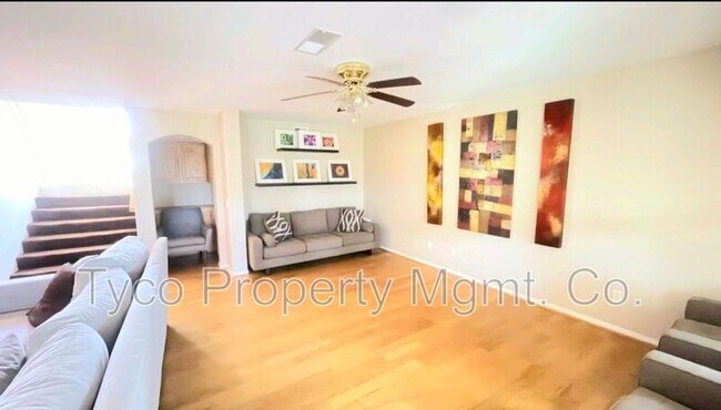 Building Photo - 2021 Pleasant Waters Ct