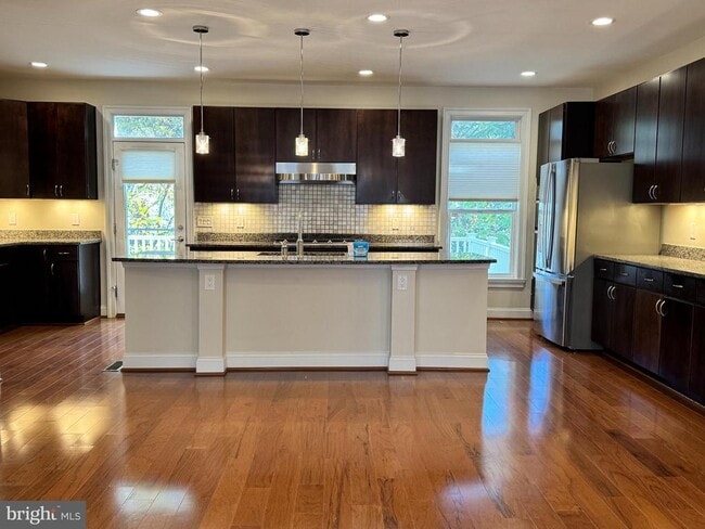 Building Photo - 2959 Chesham St