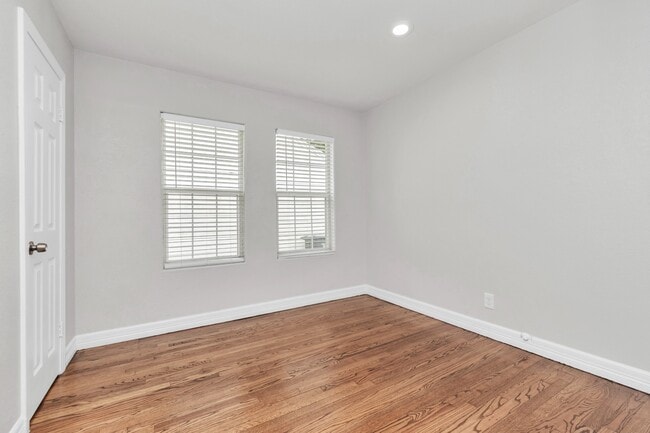 Building Photo - 1709 S Park