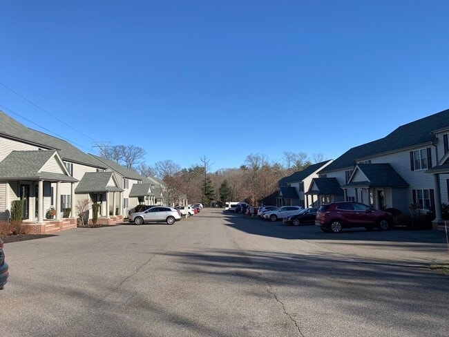 Building Photo - 500 Justin Dr