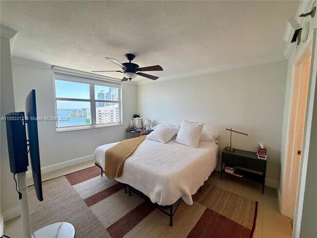 Building Photo - 770 Claughton Island Dr