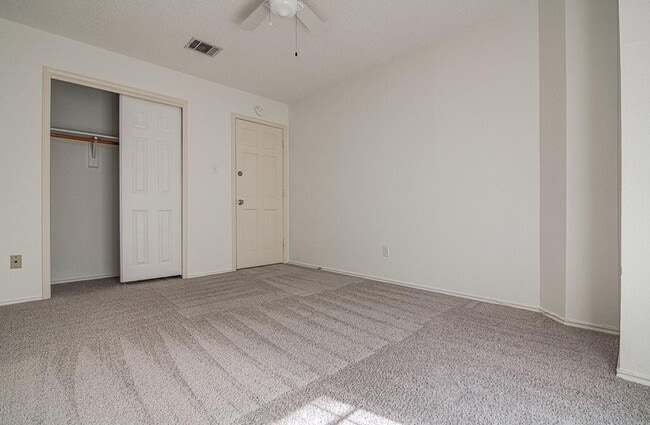 Building Photo - 8710 Piney Creek Bend