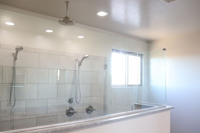 Building Photo - Welcome to your Southern Arizona desert oasis!