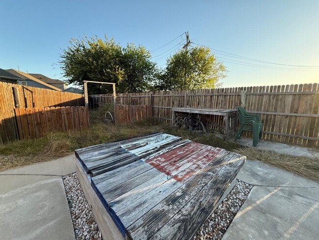 Building Photo - 249 La Dera Dr