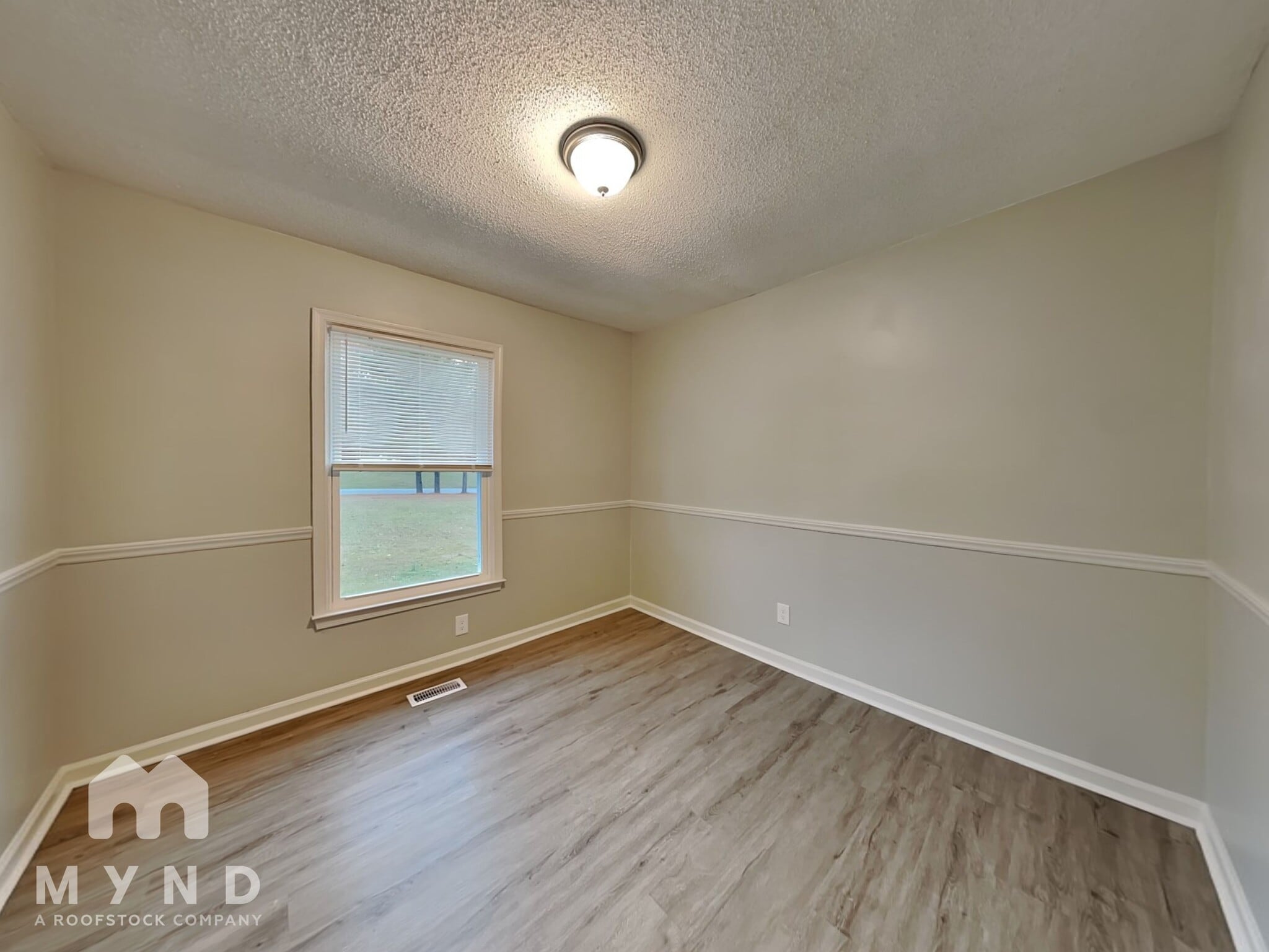 Building Photo - 402 Westgate Cir