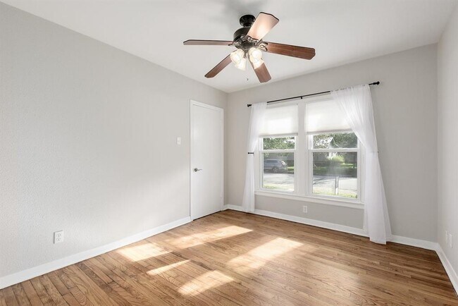 Building Photo - 5800 Chesterfield Ave