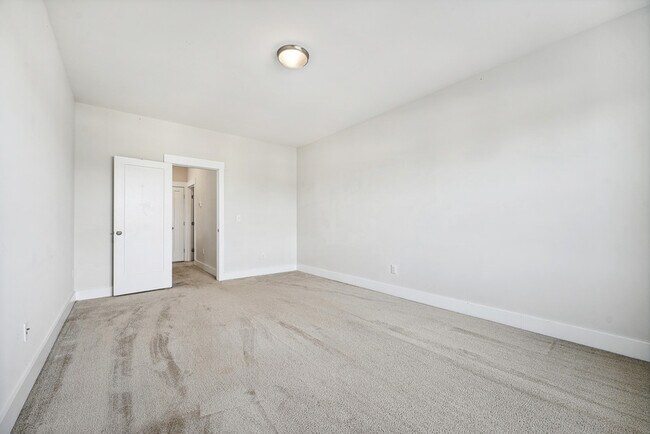 Building Photo - 1612 Tunnel St