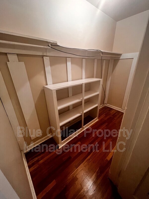 Building Photo - 213 Locust St