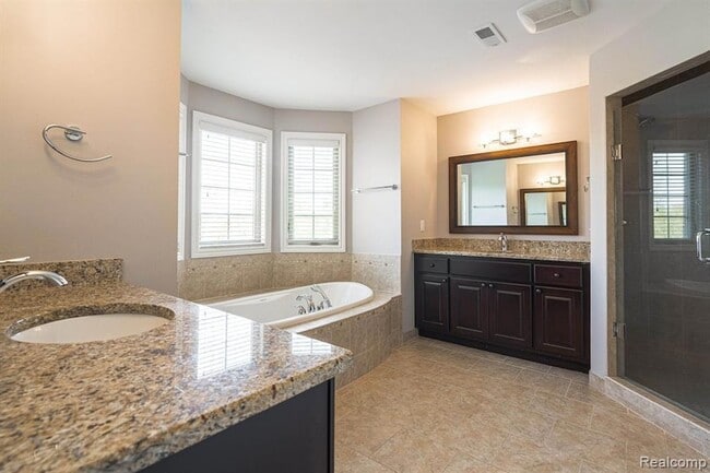 Building Photo - 4906 Stonehenge Dr