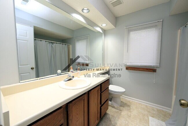 Building Photo - 4320 Beechnut Ln