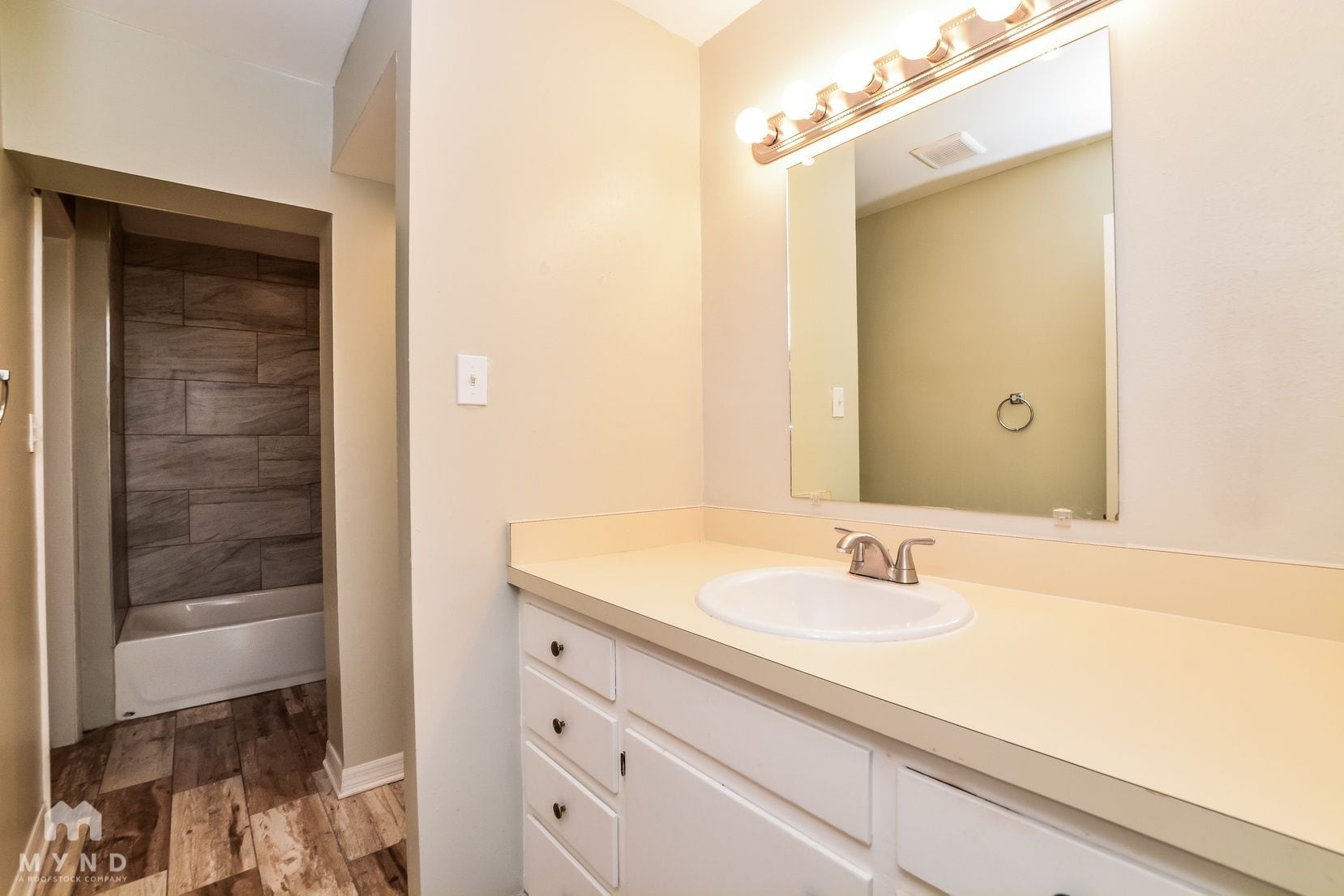 Building Photo - 1915 Carrigan Ave