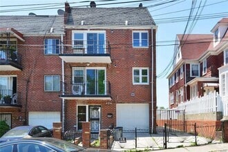 Building Photo - 87-32 165th St
