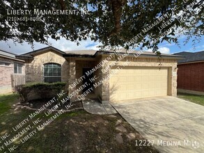 Building Photo - 3 Bed, 2 Bath Home in Alamo Ranch with an ...