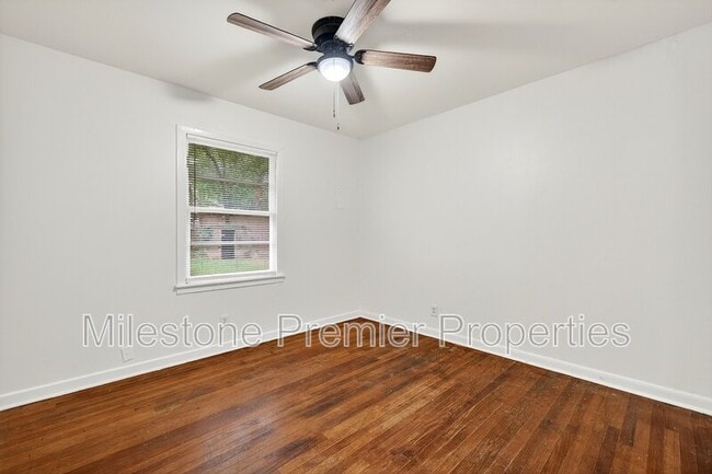 Building Photo - 1112 Redbud Rd