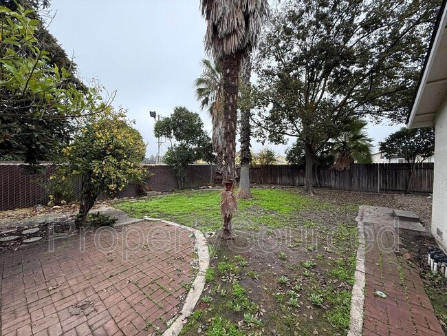 Building Photo - 6138 Greenfield Ln