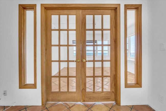 Building Photo - 6000 N Ocean Blvd