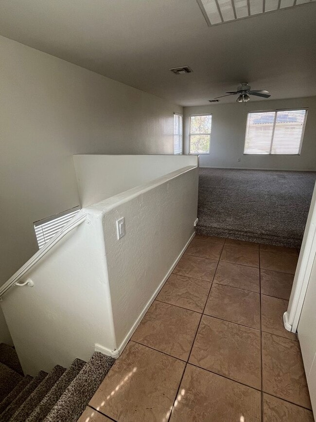 Building Photo - GREAT 4 BEDROOM 2 BATH HOME