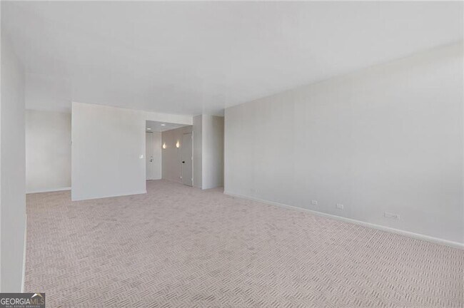 Building Photo - 2575 Peachtree Rd NE