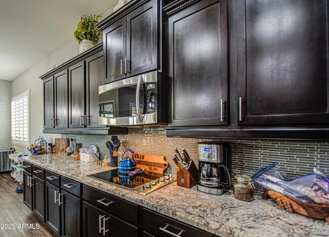 Building Photo - 3016 N Glenview